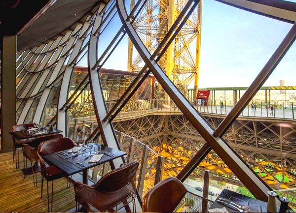 Lunch-at-Eiffel-Tower